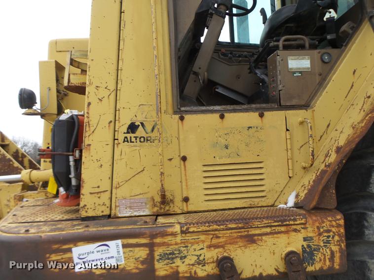 image for item DB1267 1989 Caterpillar 637E scraper