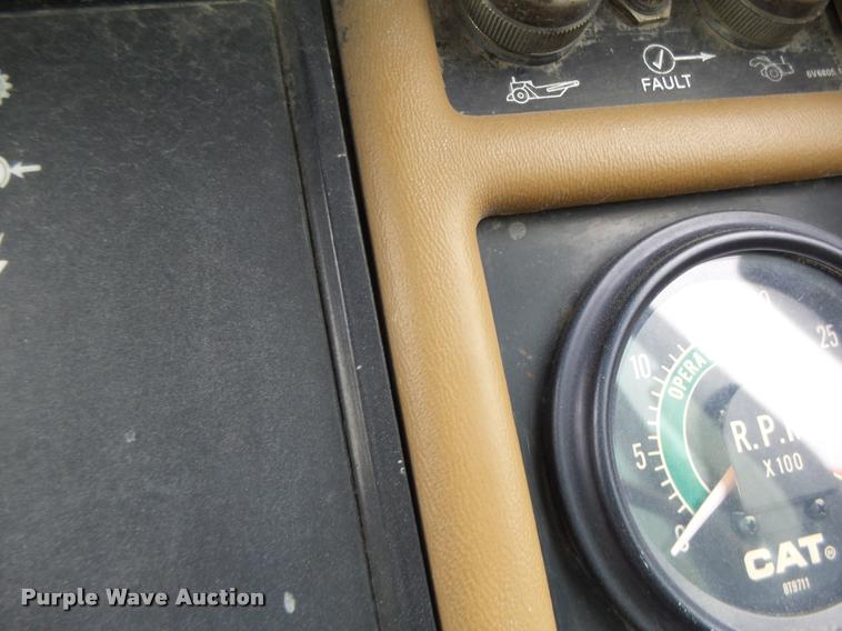 image for item DB1267 1989 Caterpillar 637E scraper