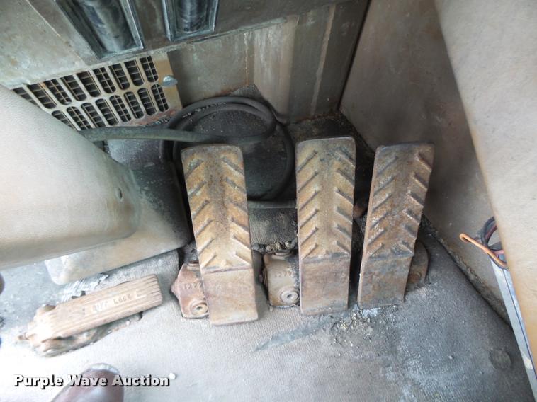 image for item DB1267 1989 Caterpillar 637E scraper