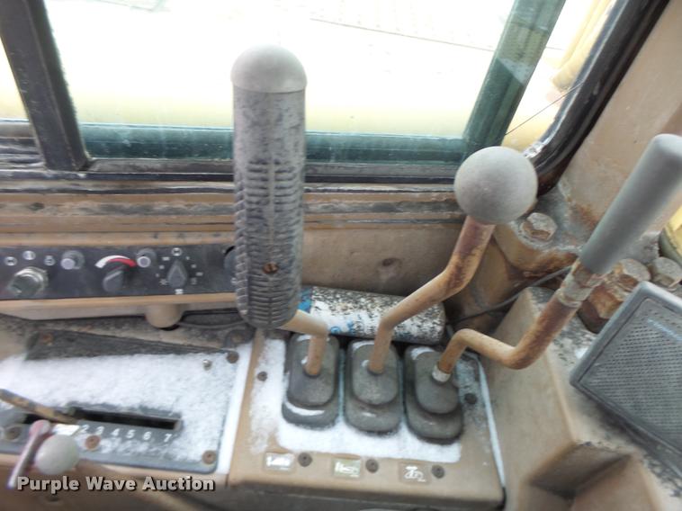 image for item DB1267 1989 Caterpillar 637E scraper