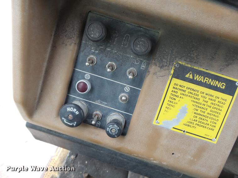 image for item DB1267 1989 Caterpillar 637E scraper