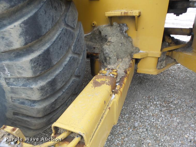 image for item DB1269 1980 Caterpillar 824C wheel dozer