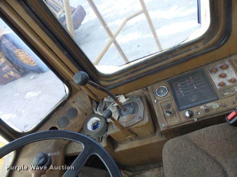 image for item DB1269 1980 Caterpillar 824C wheel dozer