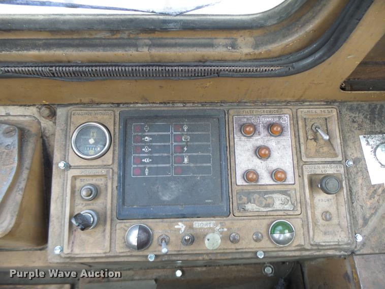 image for item DB1269 1980 Caterpillar 824C wheel dozer