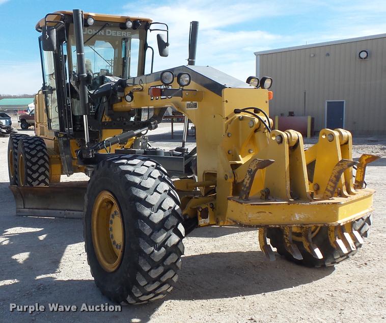 image for item DB1500 2010 John Deere 772G motor grader