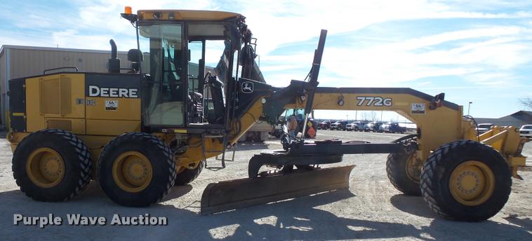 image for item DB1500 2010 John Deere 772G motor grader