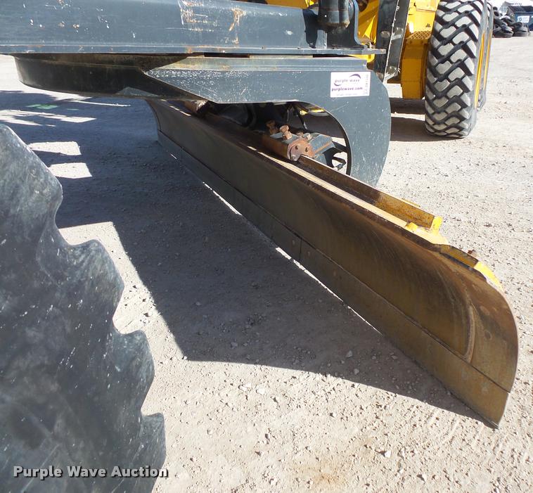 image for item DB1500 2010 John Deere 772G motor grader