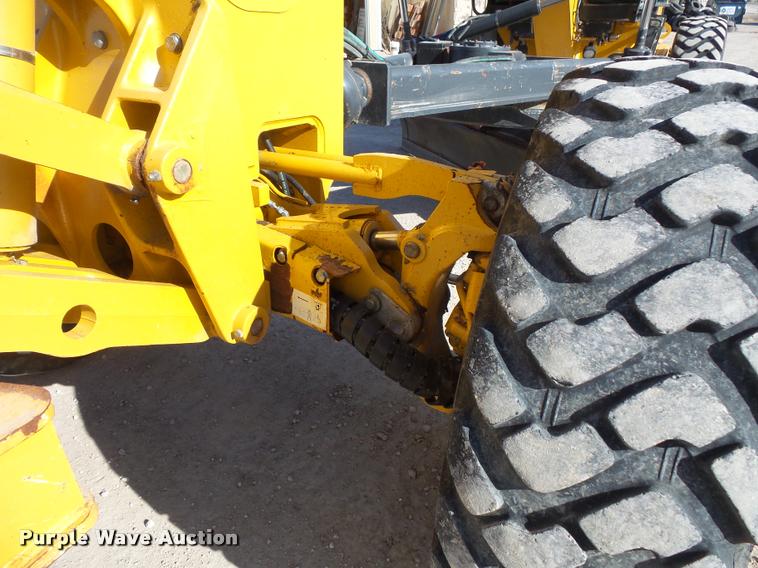 image for item DB1500 2010 John Deere 772G motor grader