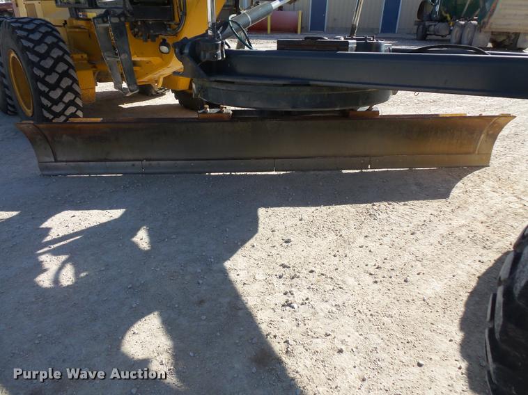 image for item DB1500 2010 John Deere 772G motor grader