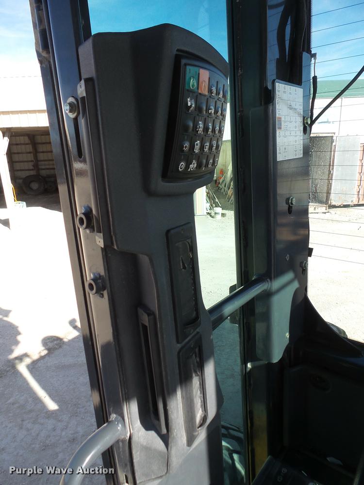 image for item DB1500 2010 John Deere 772G motor grader