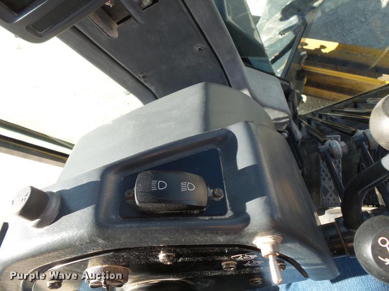 image for item DB1500 2010 John Deere 772G motor grader