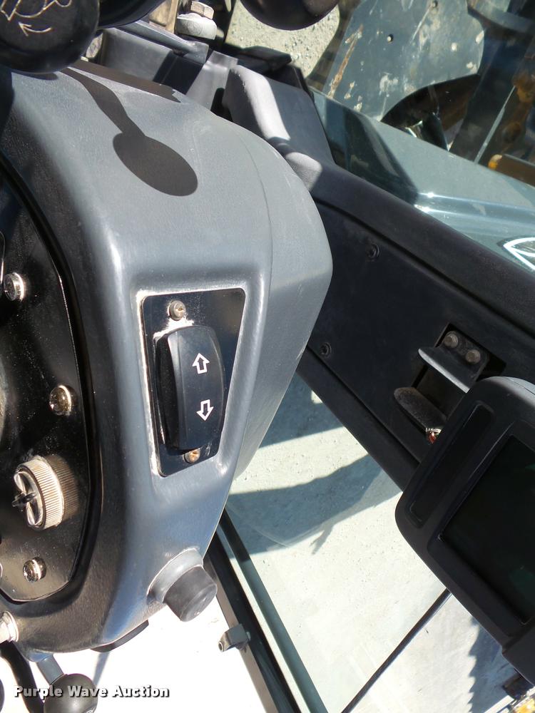 image for item DB1500 2010 John Deere 772G motor grader