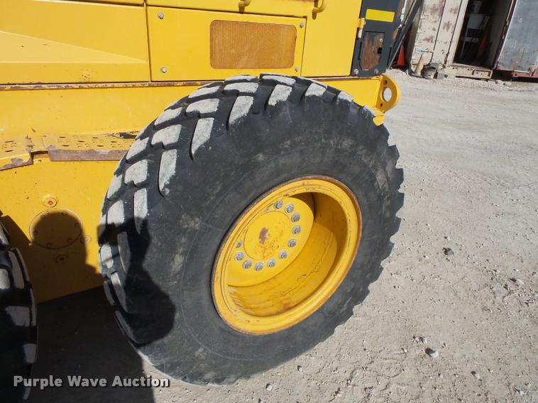 image for item DB1500 2010 John Deere 772G motor grader