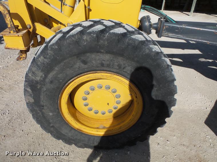 image for item DB1500 2010 John Deere 772G motor grader