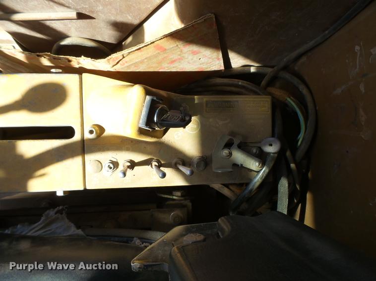 image for item DB1921 1987 Caterpillar 140G motor grader