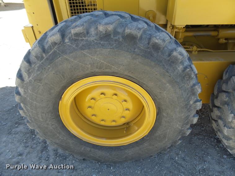 image for item DB1921 1987 Caterpillar 140G motor grader