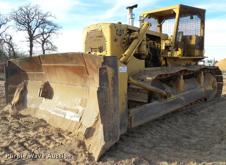 image for item DB2419 1977 Caterpillar D9H dozer
