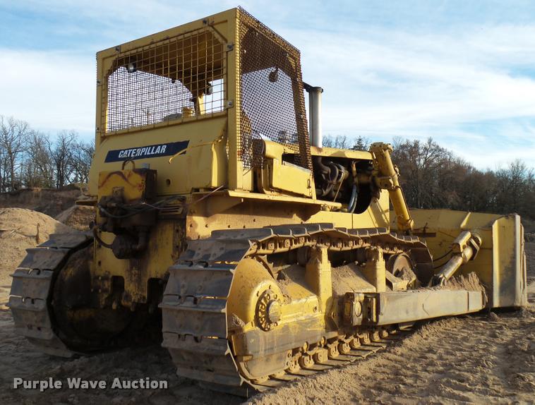 image for item DB2419 1977 Caterpillar D9H dozer