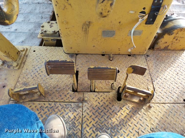 image for item DB2419 1977 Caterpillar D9H dozer