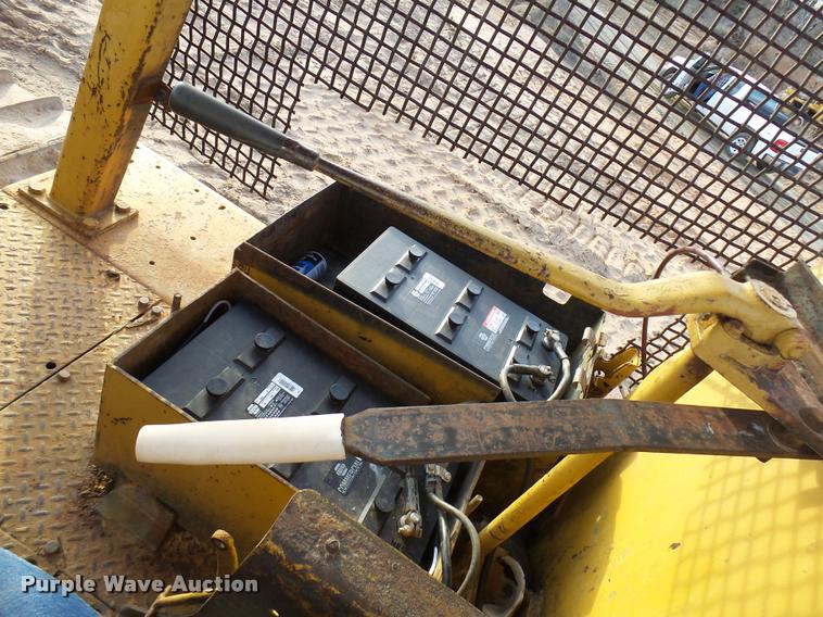image for item DB2419 1977 Caterpillar D9H dozer