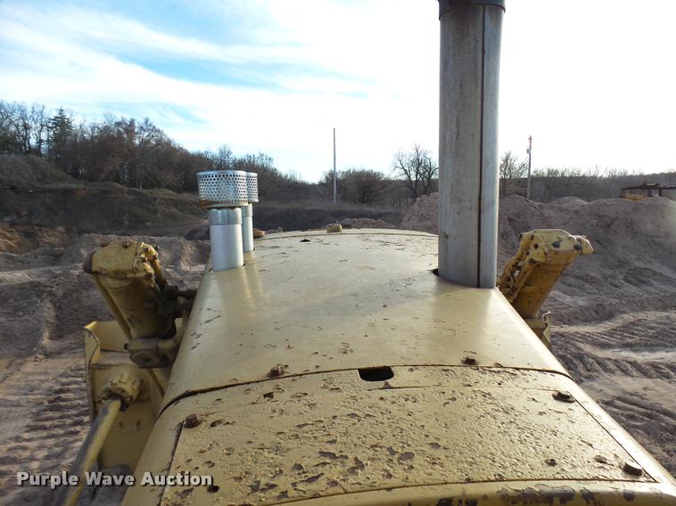 image for item DB2419 1977 Caterpillar D9H dozer