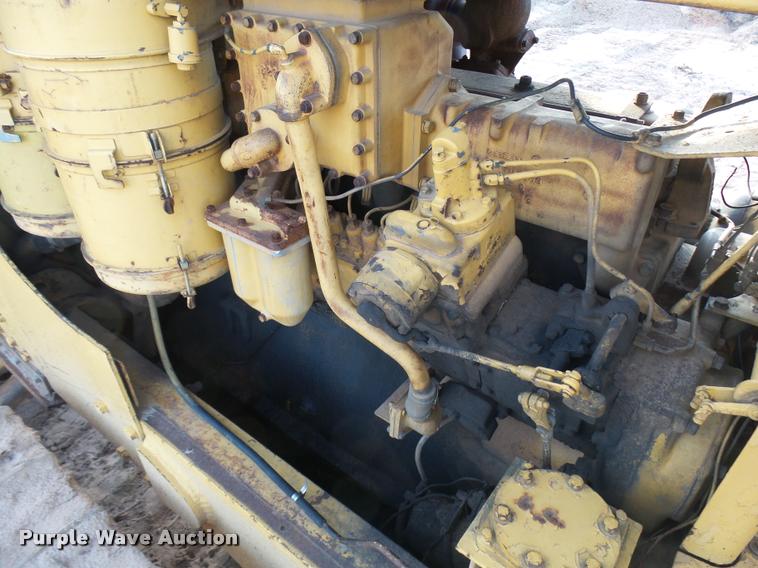 image for item DB2419 1977 Caterpillar D9H dozer