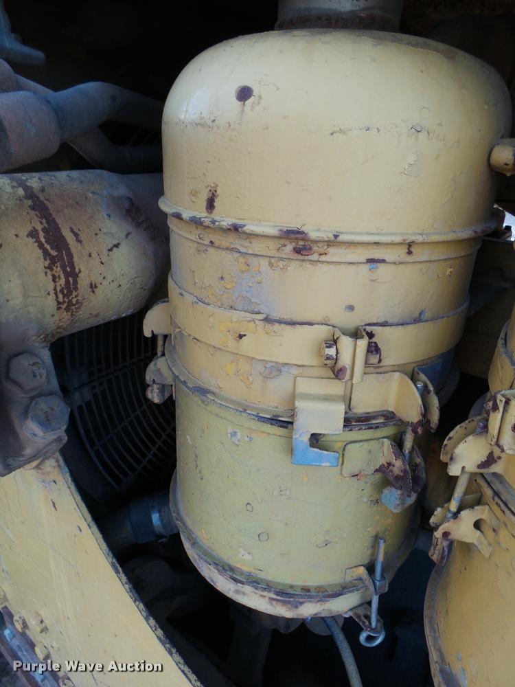 image for item DB2419 1977 Caterpillar D9H dozer