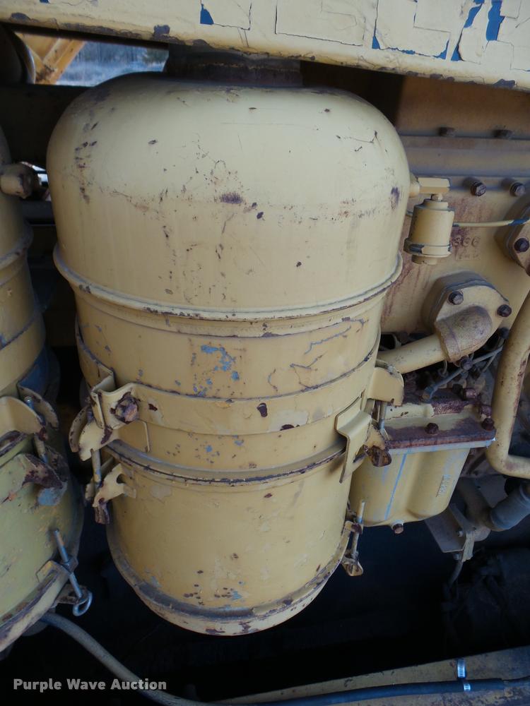 image for item DB2419 1977 Caterpillar D9H dozer