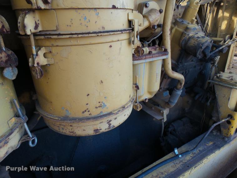 image for item DB2419 1977 Caterpillar D9H dozer