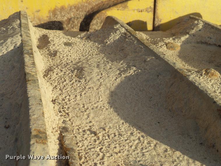 image for item DB2419 1977 Caterpillar D9H dozer