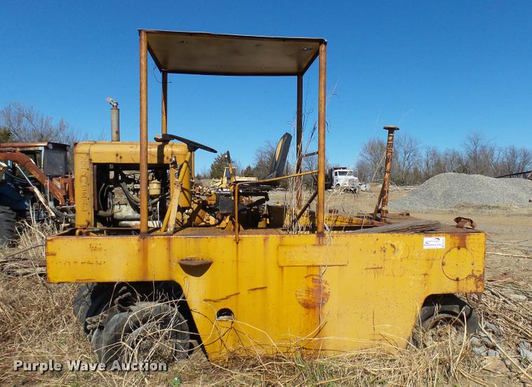 image for item DB2425 Ingram pneumatic roller