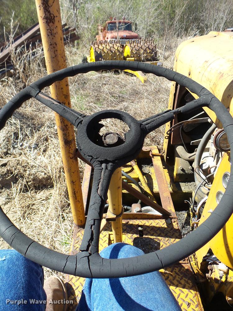 image for item DB2425 Ingram pneumatic roller