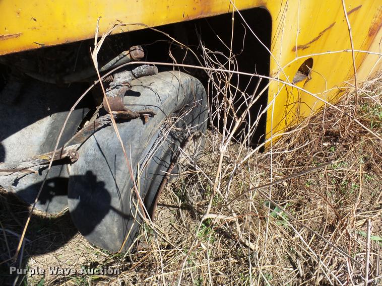 image for item DB2425 Ingram pneumatic roller