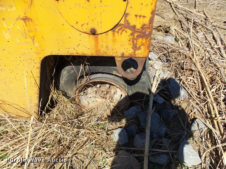 image for item DB2425 Ingram pneumatic roller