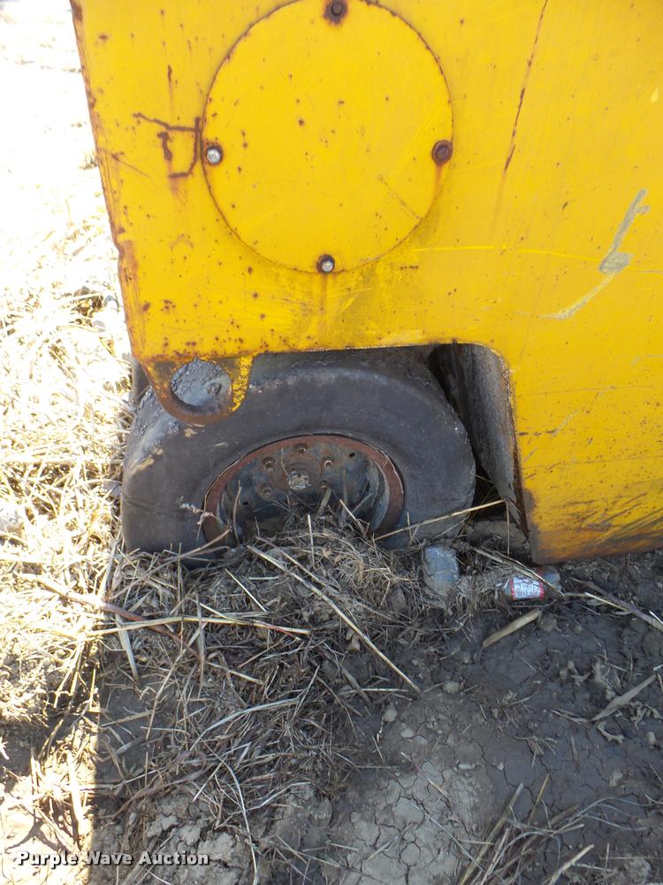 image for item DB2425 Ingram pneumatic roller