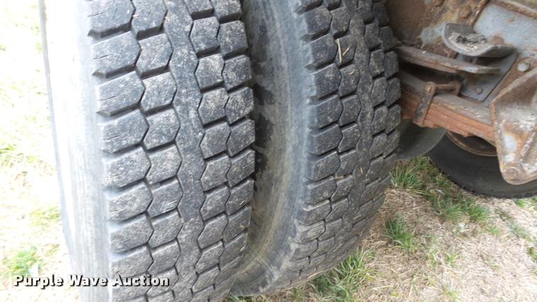 image for item DB3836 2001 International 4700 dump truck