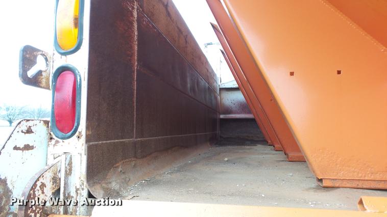 image for item DB3836 2001 International 4700 dump truck