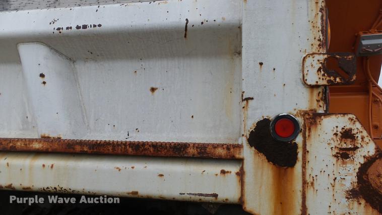image for item DB3836 2001 International 4700 dump truck