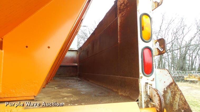 image for item DB3836 2001 International 4700 dump truck