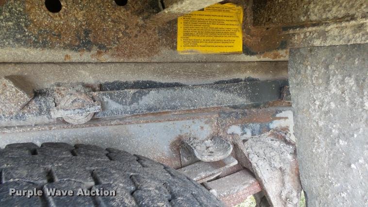 image for item DB3836 2001 International 4700 dump truck