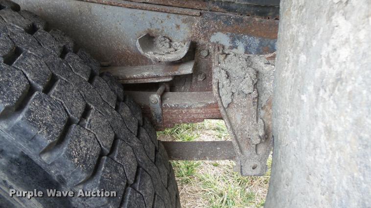 image for item DB3836 2001 International 4700 dump truck