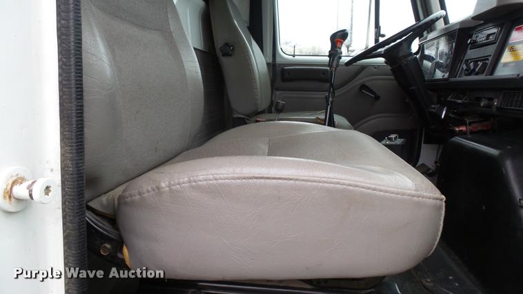 image for item DB3836 2001 International 4700 dump truck