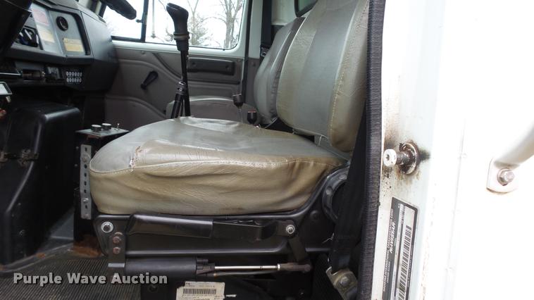 image for item DB3836 2001 International 4700 dump truck