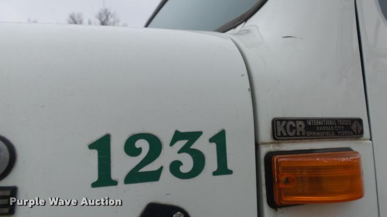 image for item DB3836 2001 International 4700 dump truck