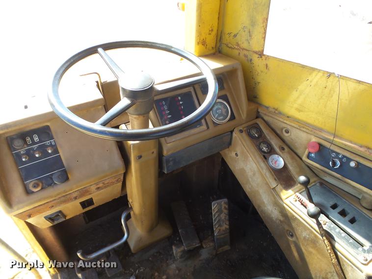 image for item DB4679 1987 Caterpillar 621E conventional scraper