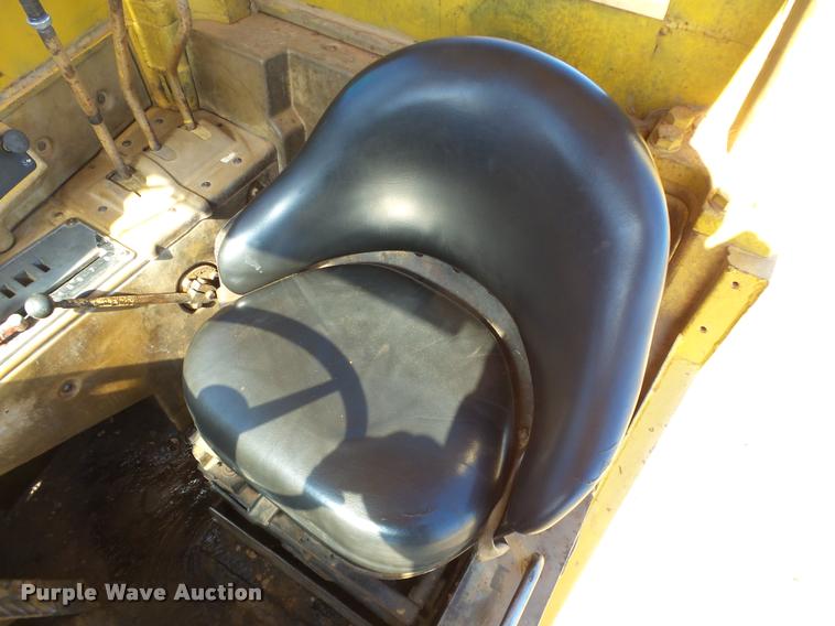 image for item DB4679 1987 Caterpillar 621E conventional scraper