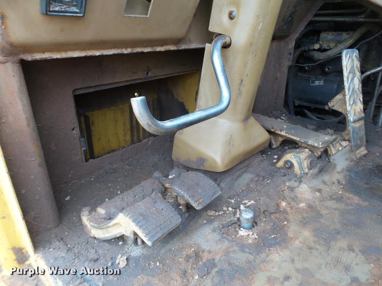 image for item DB4679 1987 Caterpillar 621E conventional scraper