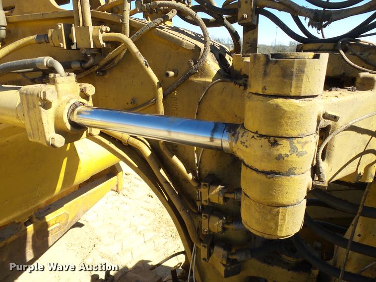 image for item DB4679 1987 Caterpillar 621E conventional scraper