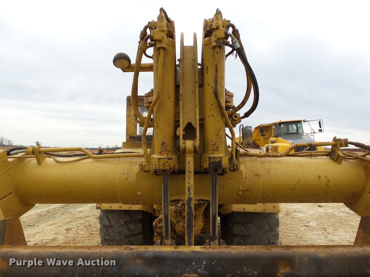 image for item DB4679 1987 Caterpillar 621E conventional scraper
