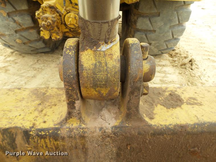 image for item DB4679 1987 Caterpillar 621E conventional scraper